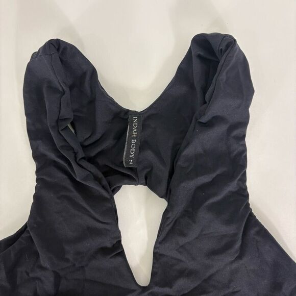 Indah Body Black Cutout V Neck Pullover Swimsuit Size 2 - Picture 3 of 7
